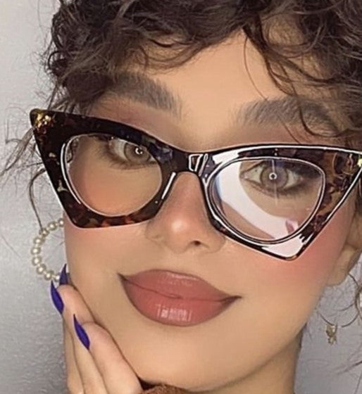 Trendy Cat Eye Framed Glasses