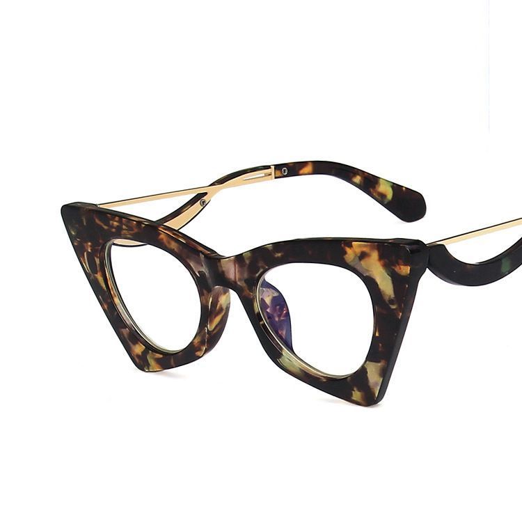 Trendy Cat Eye Framed Glasses